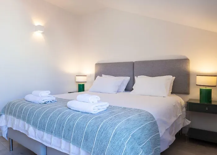 Tram 28 Duplex شقة *