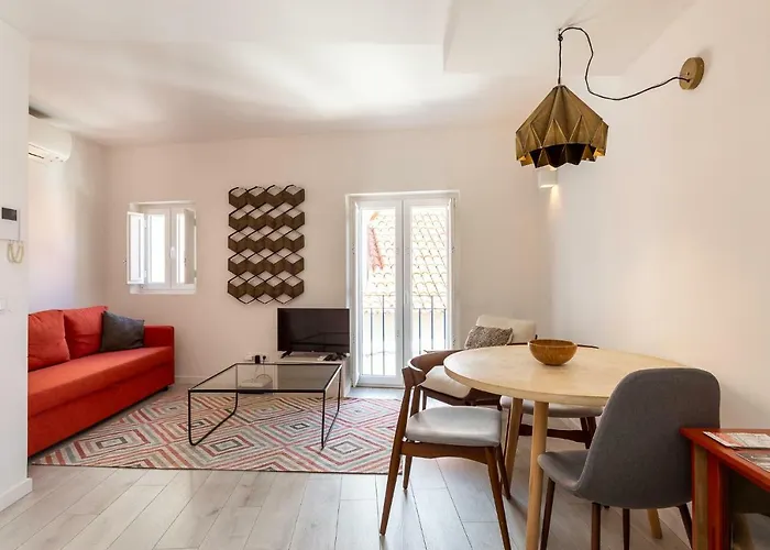 Tram 28 Duplex דירה