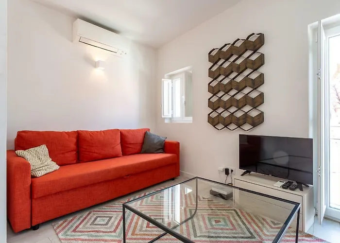 Tram 28 Duplex