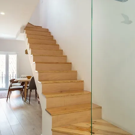 Tram 28 Duplex Apartamento