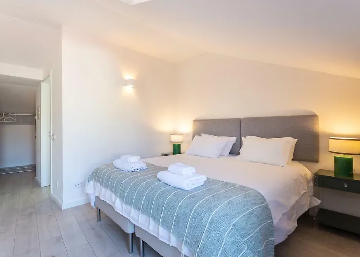 Tram 28 Duplex Lisboa